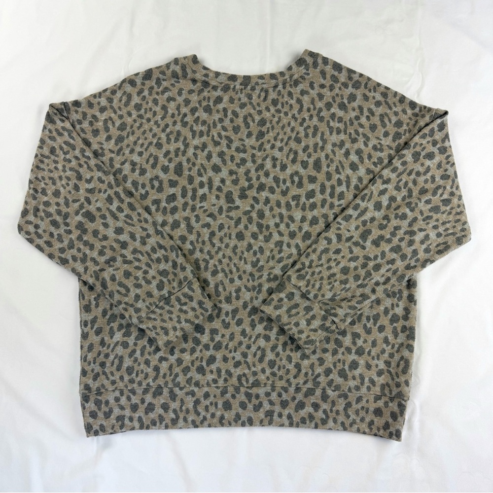 SUNDRY Grey Leopard Print Women's Pullover Top Size 2 Medium (Like New) - Picture 7 of 12